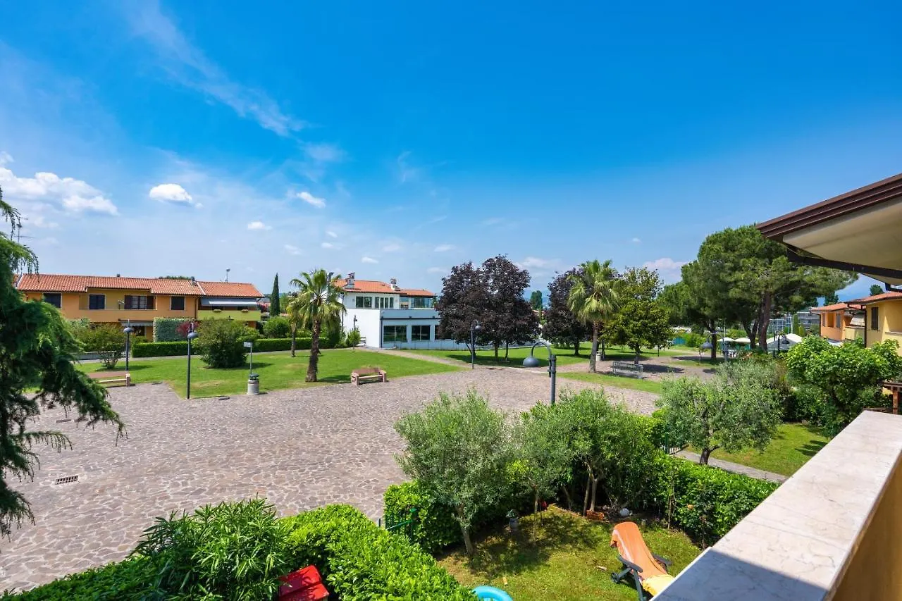Opera Apartment Sirmione 0*,